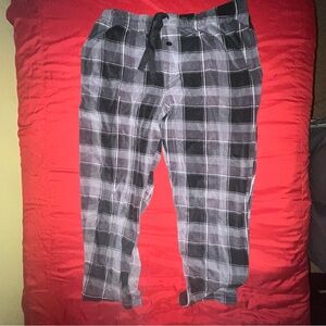 Men’s Plaid Pajamas Grey & Black Size Large (W 36-38) Fair Condition